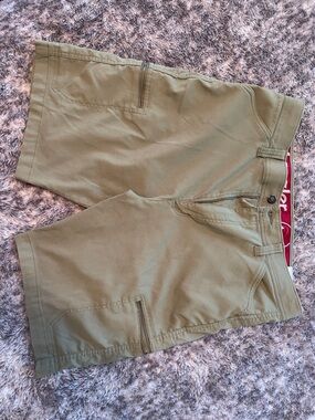 Wrangler Olive Cargo Shorts - Men's Utility Style
